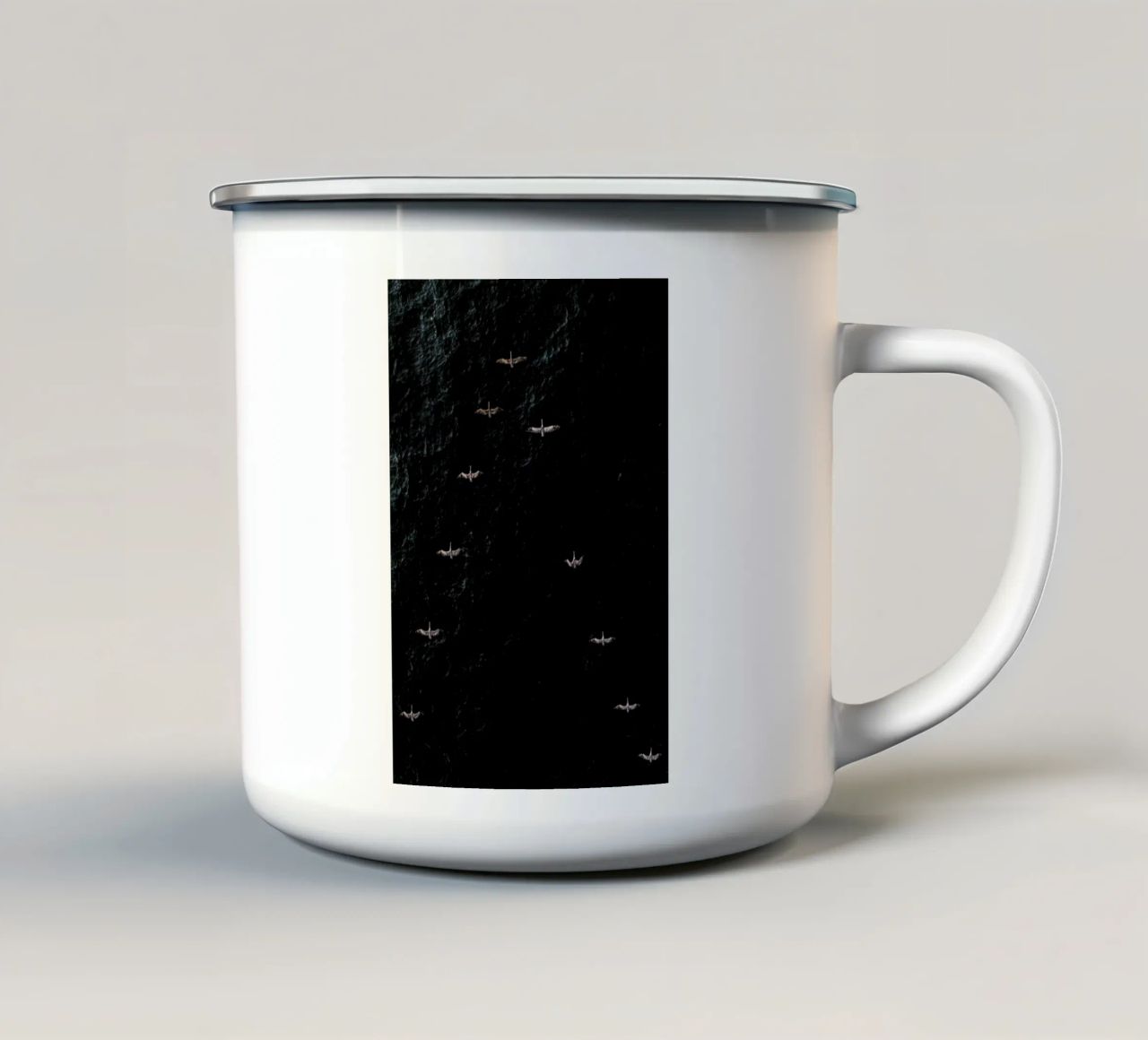 V tazza in smalto da ROBERTO H