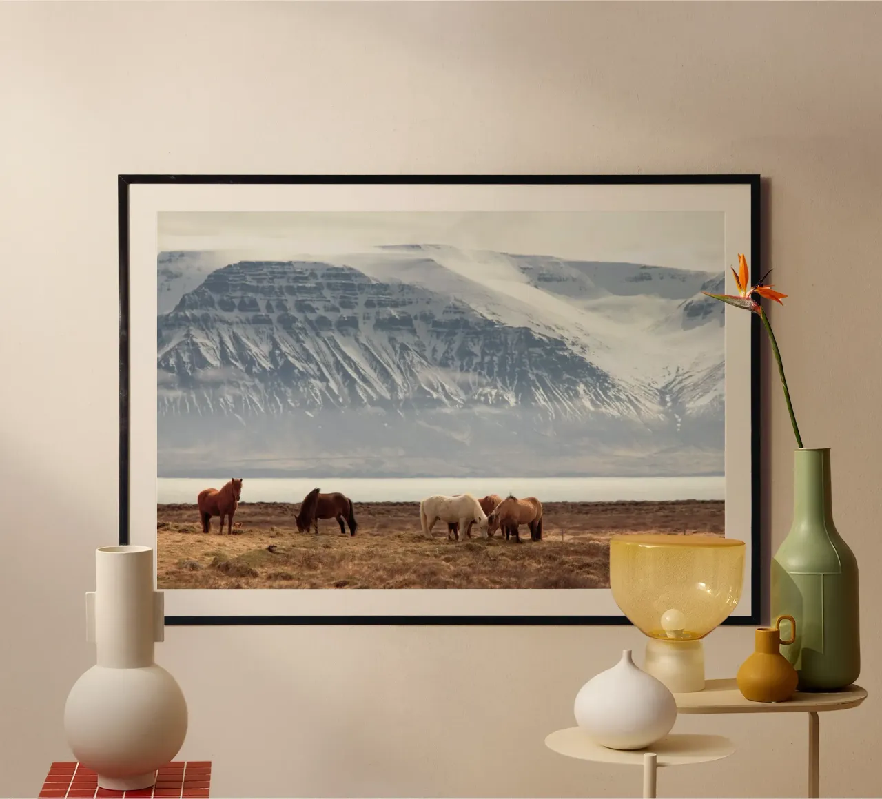 cavalli in montagna innevati poster con telaio in legno da Horsire