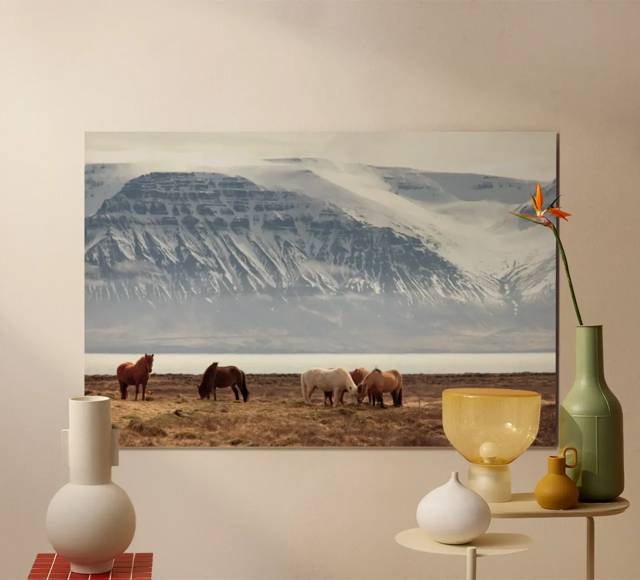 cavalli in montagna innevati poster con telaio in legno da Horsire