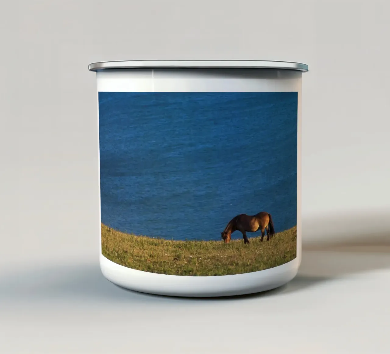 pascolo di cavalli tazza in smalto da Horsire
