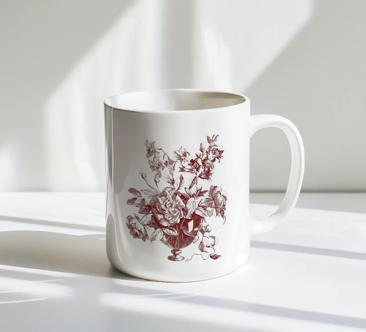 romantico bouquet di fiori e vaso antico tazza in ceramica da morphinaeblue