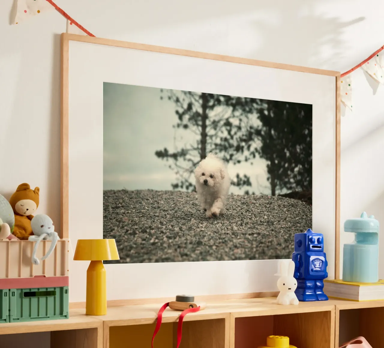 chiot jouant dans une forêt lumineuse poster de animal story home