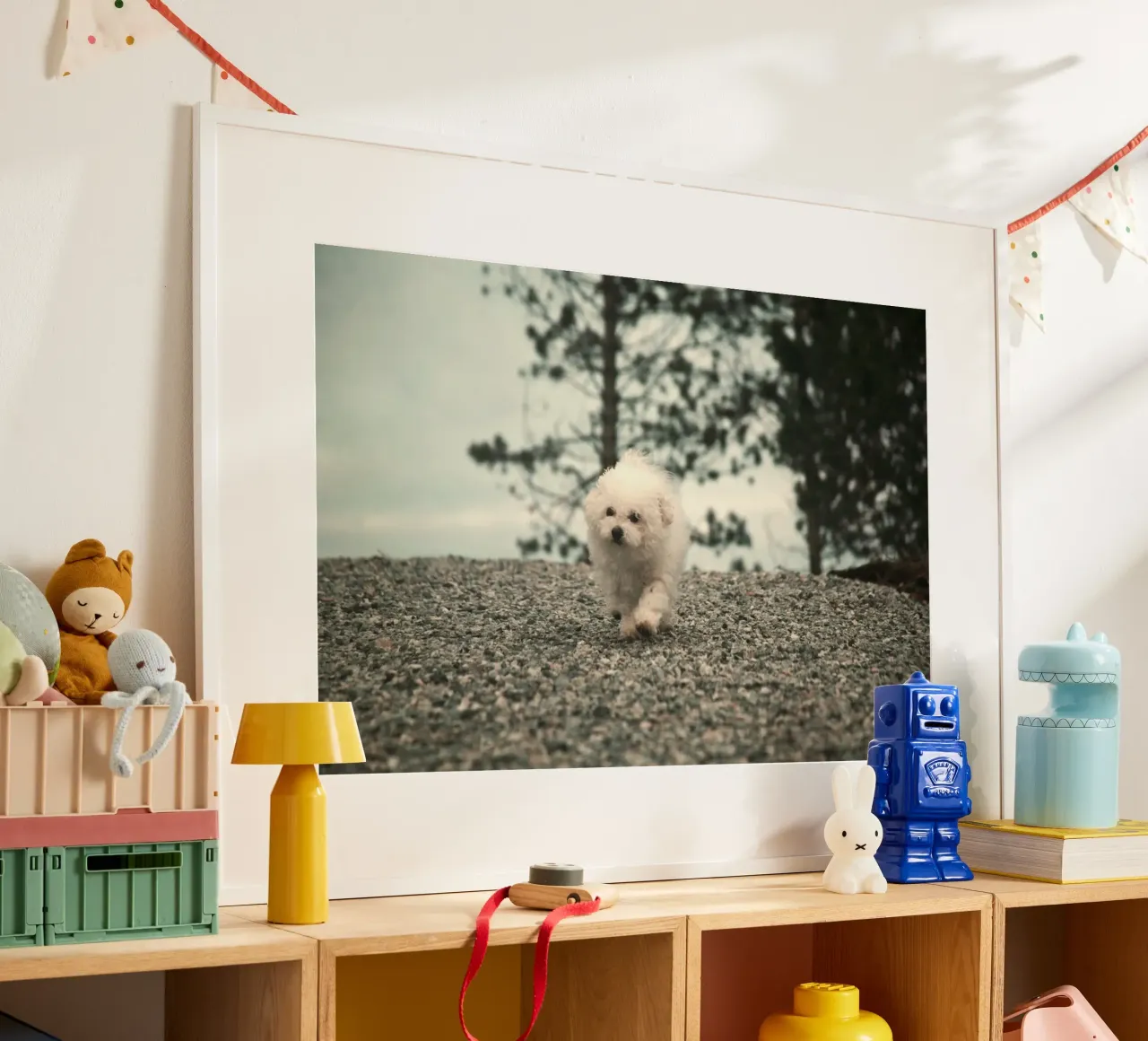 chiot jouant dans une forêt lumineuse poster de animal story home