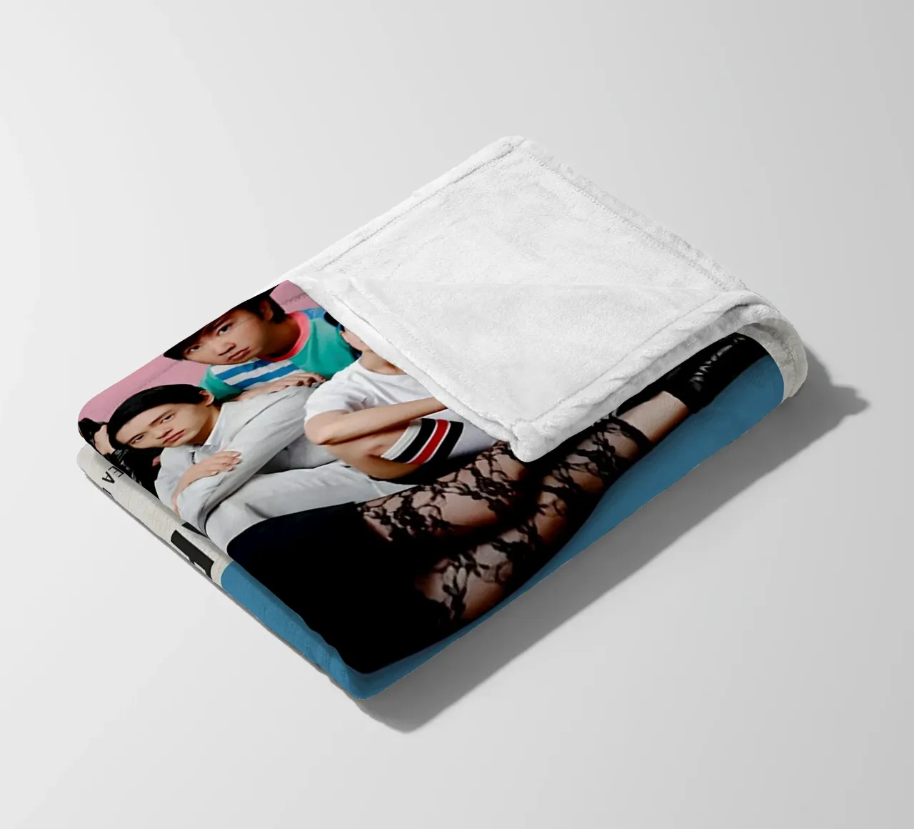 SEOUL SEARCHING 2015 coperta in pile da MVFminimalist