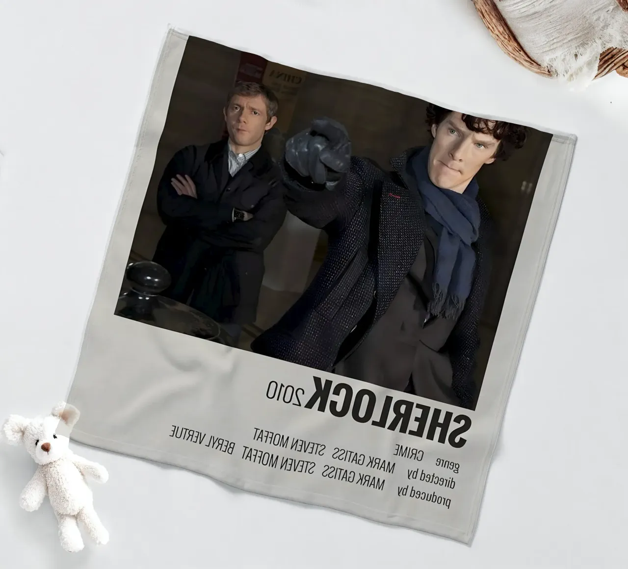 SHERLOCK 2010 coperta in pile da MVFminimalist