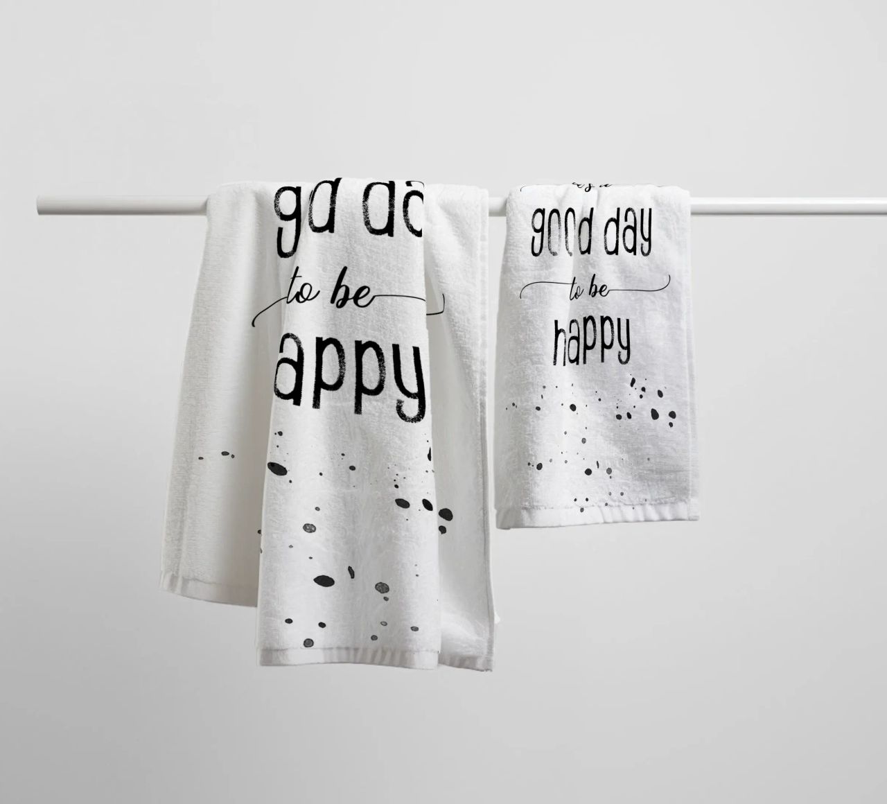 TEXT ART It is a good day to be happy asciugamano da bagno da Melanie Viola