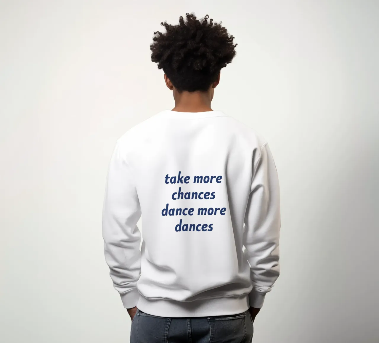 Corri più rischi e balla più balli - Blu Navy felpa da MoonlightPrint