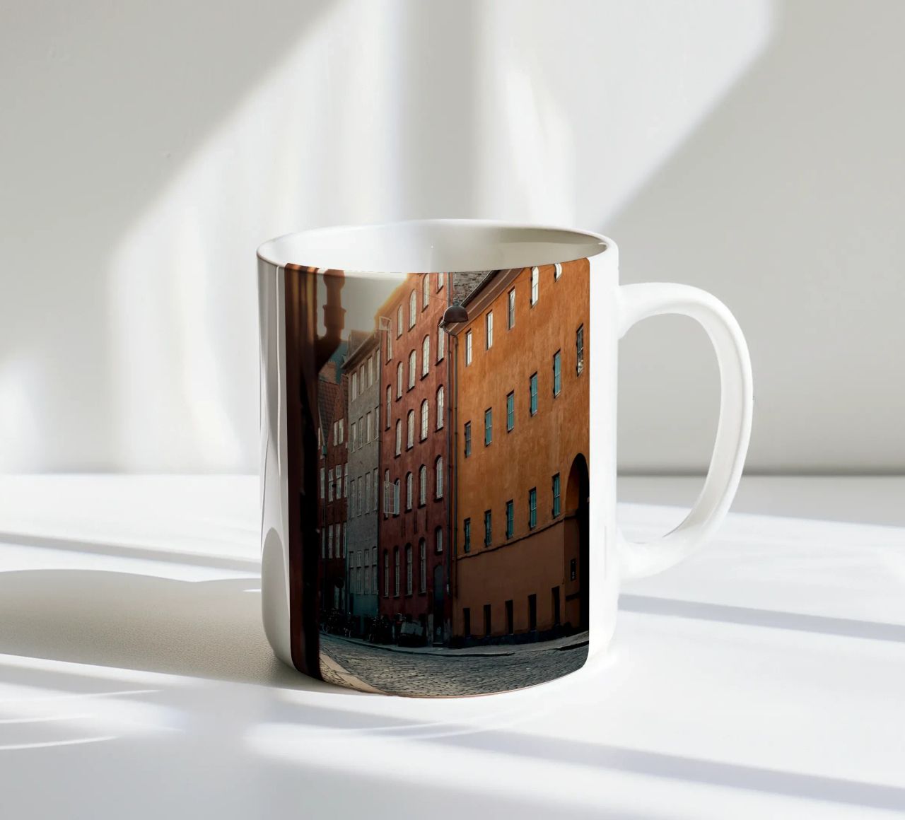 Un muro colorato esplode tazza in ceramica da Classic