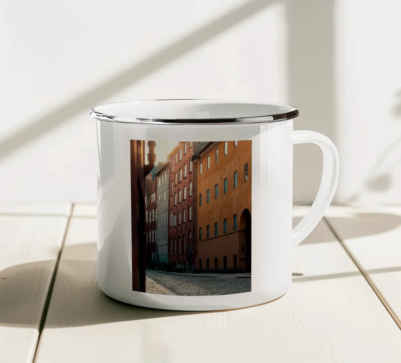 Un muro colorato esplode tazza in smalto da Classic