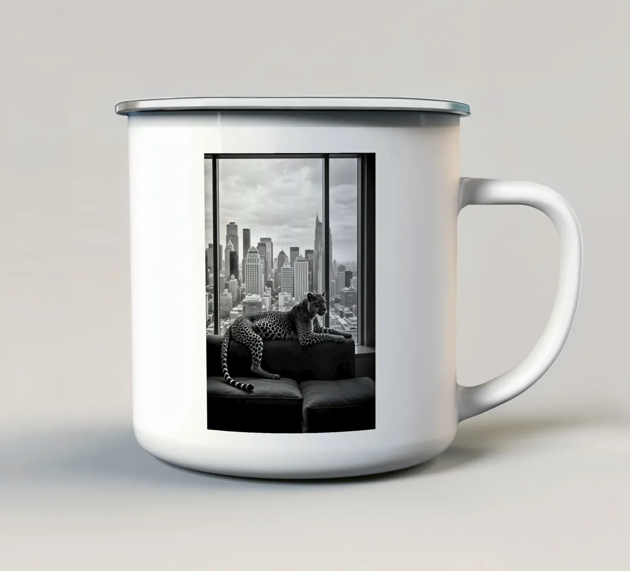 Leopard Relaxing on Sofa in NYC Luxury Apartment Scene tazza in smalto da heaventrain