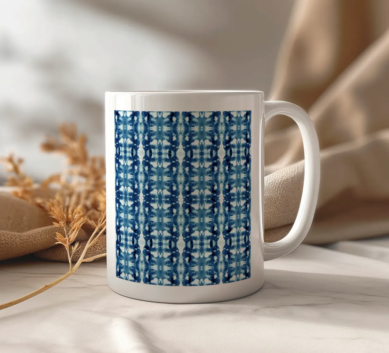 Tinta unita blu tazza in ceramica da Nina May Design Studio