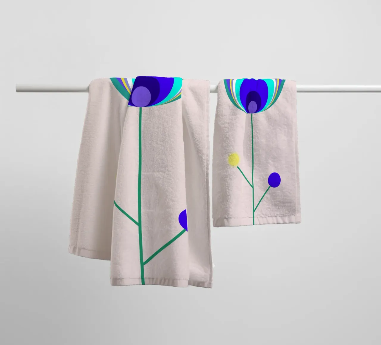 Fiore astratto con piume di pavone, fiore lecca-lecca, geometrico asciugamano da bagno da Lilou Art
