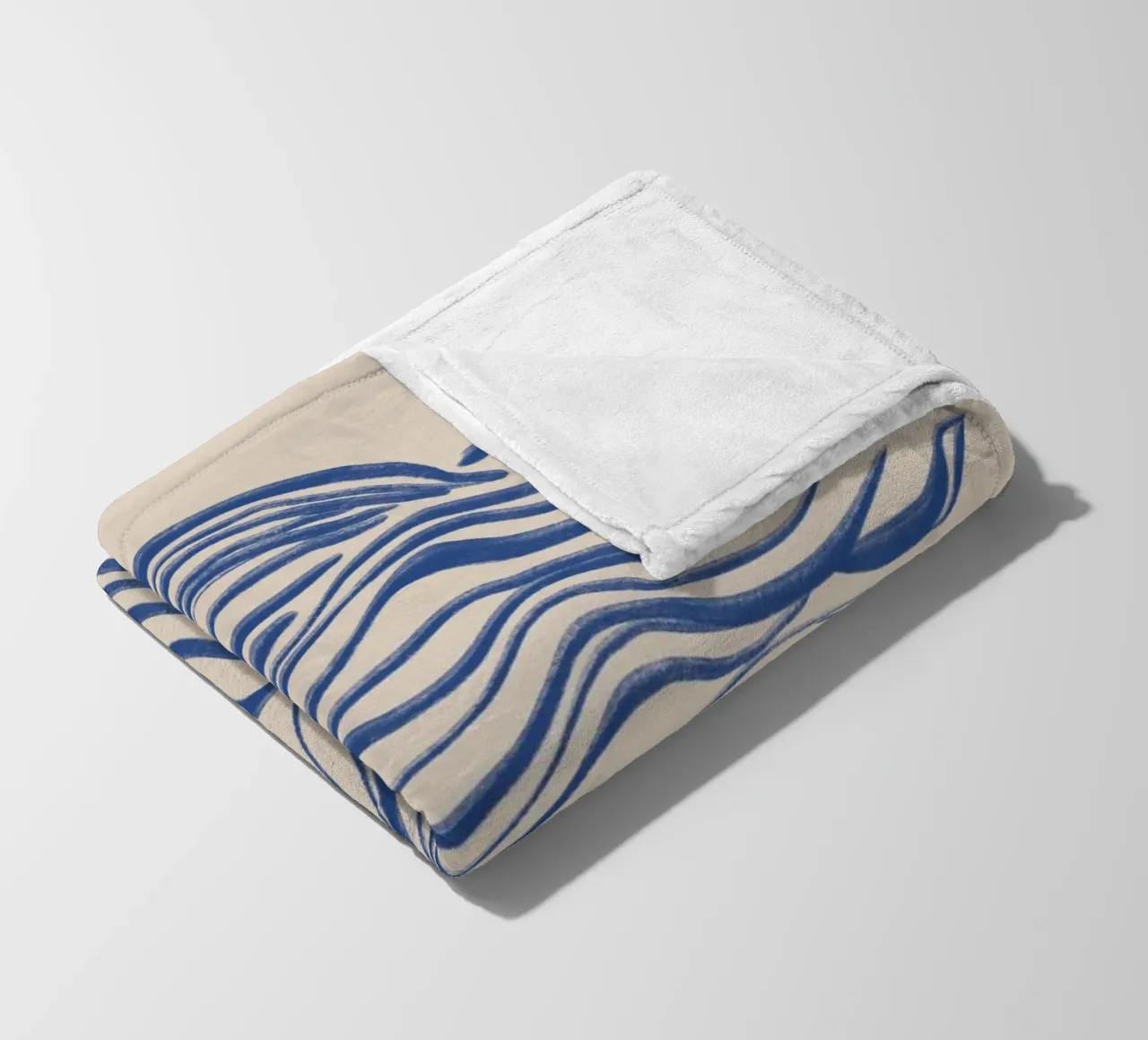 Linee ondulate astratte blu su beige coperta in pile da Melloi Art Print
