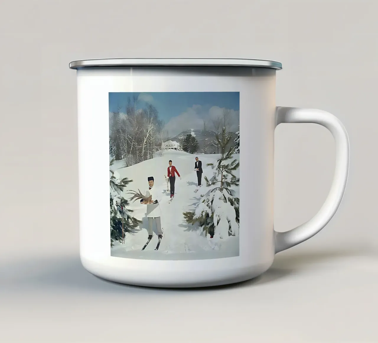 Slim Aarons - Camerieri sciatori tazza in smalto da kaitlinparkershop