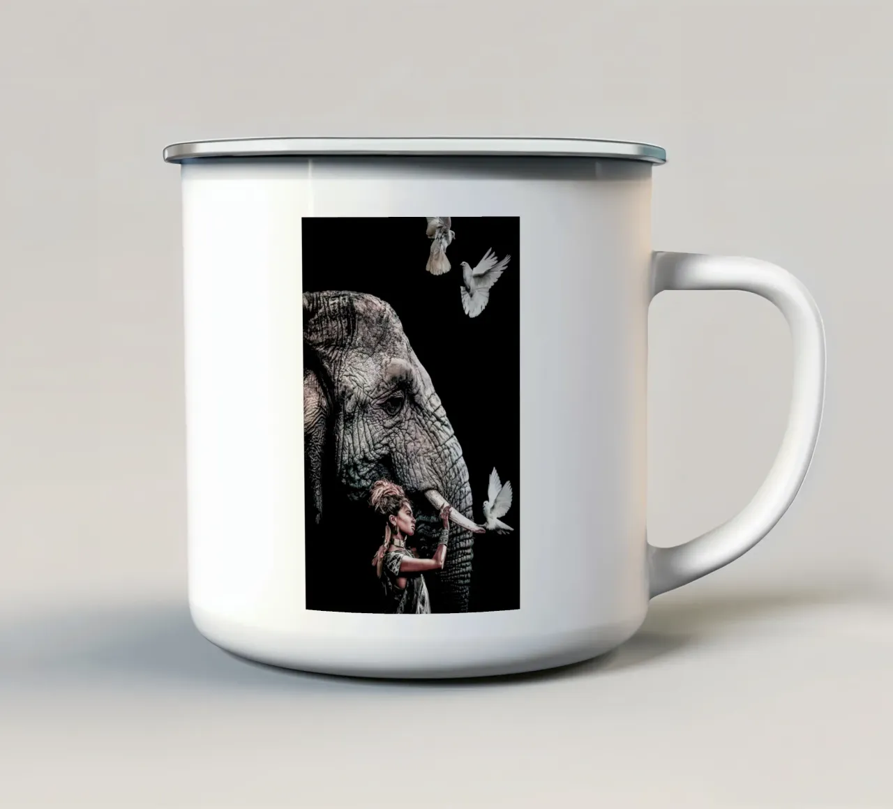 Elephant 4 tazza in smalto da Wouter Rikken
