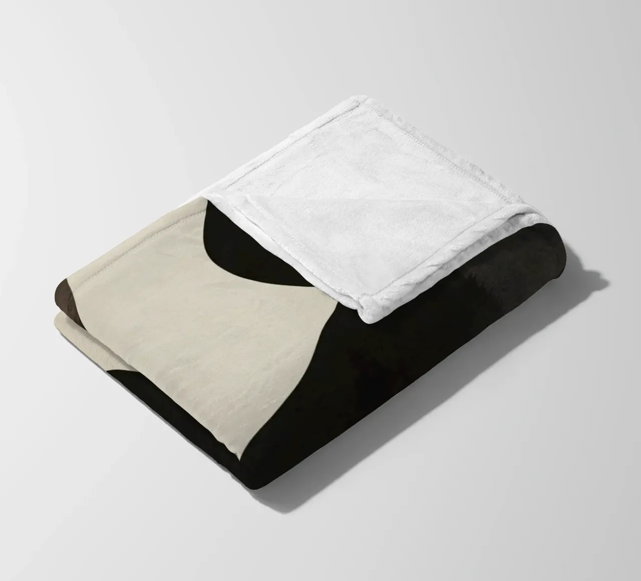 Forme organiche in bianco e nero coperta in pile da Little Dean