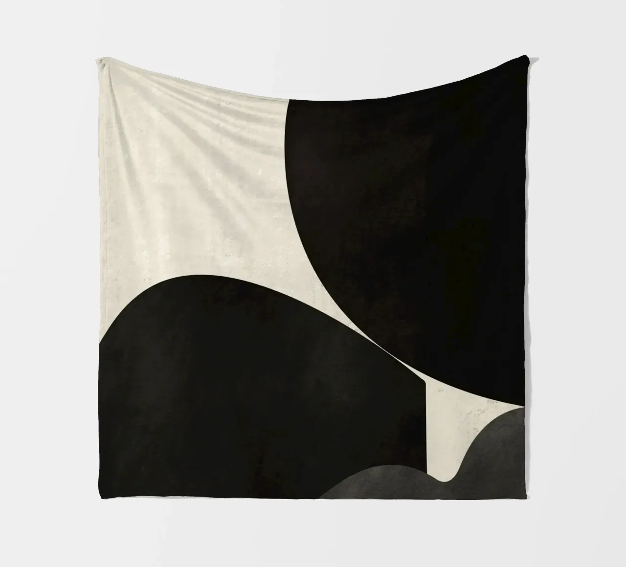 Forme organiche in bianco e nero 02 coperta in pile da Little Dean