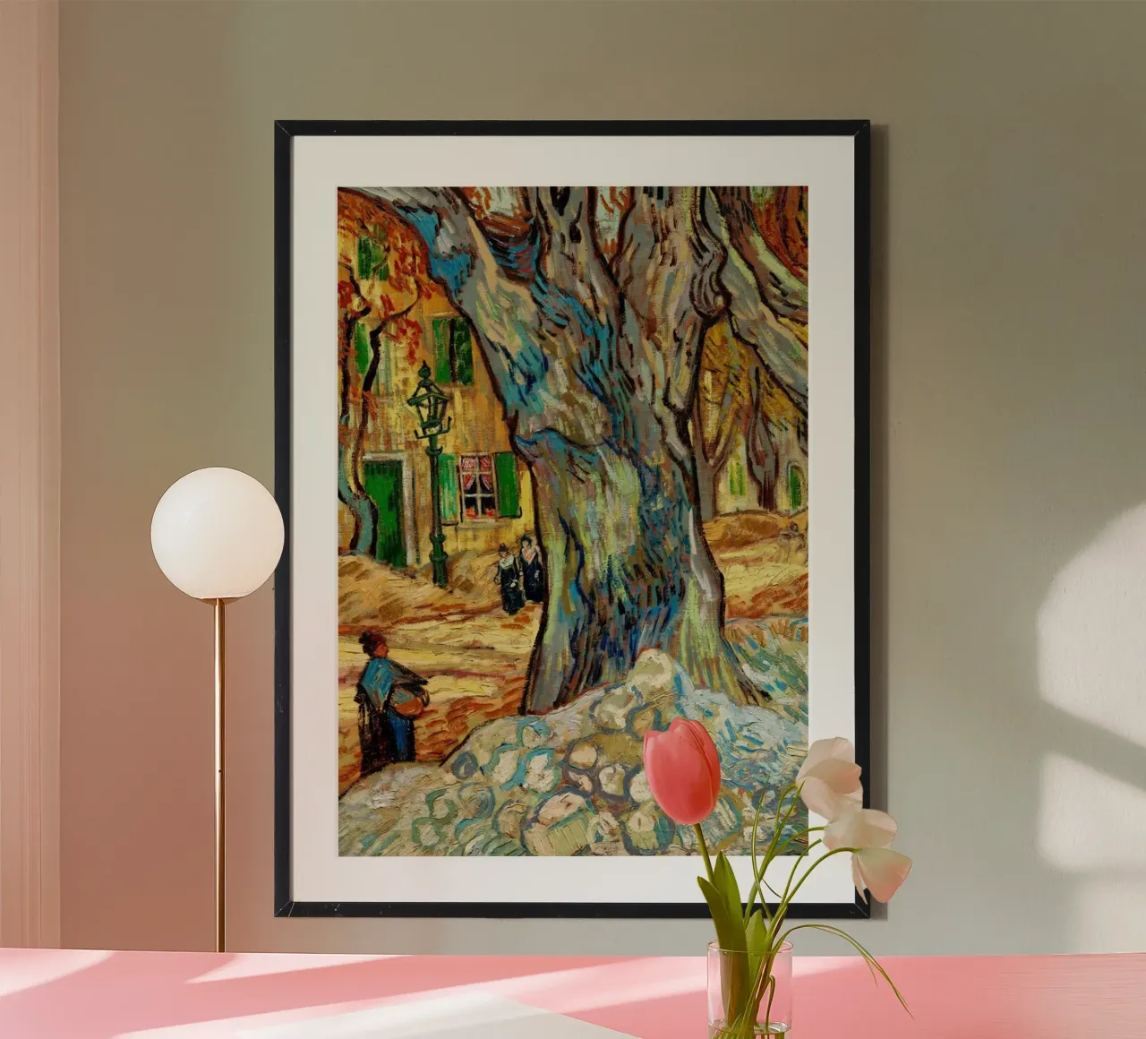 figura femminile sotto un grande albero poster da cloud shop