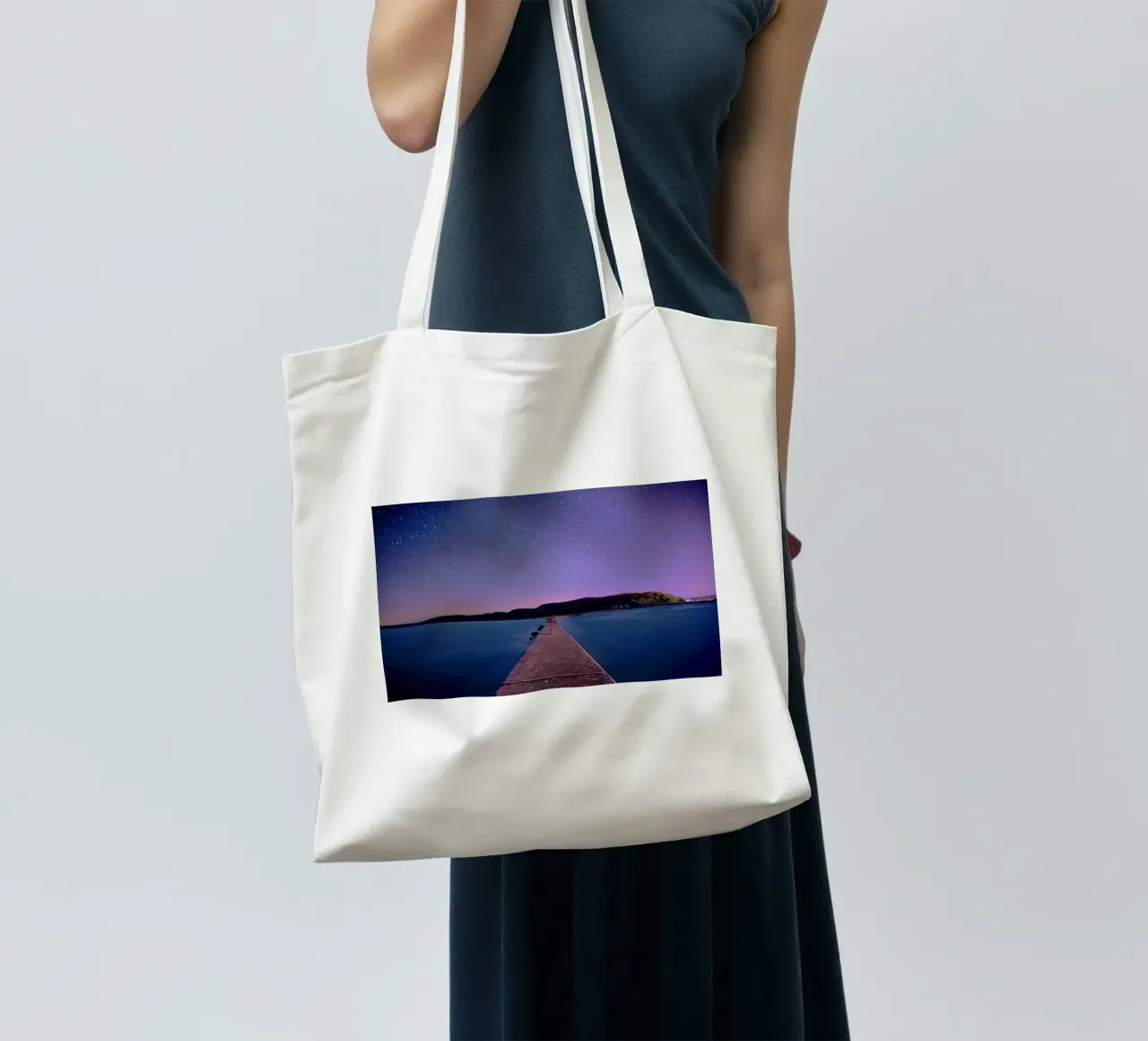 cielo viola con via di legno borsa in juta da space words