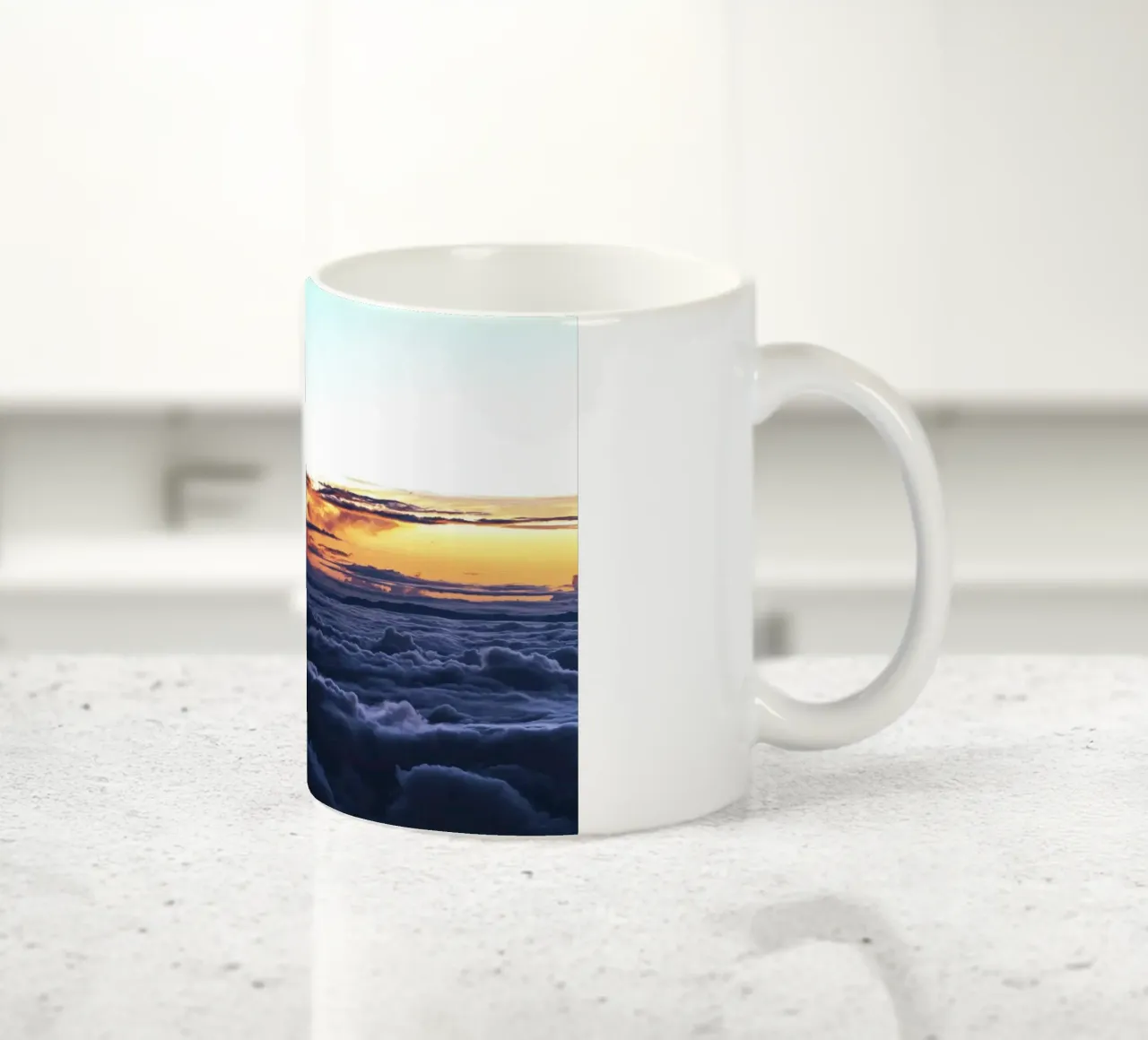paesaggio nuvoloso e raggi di sole tazza in ceramica da space words