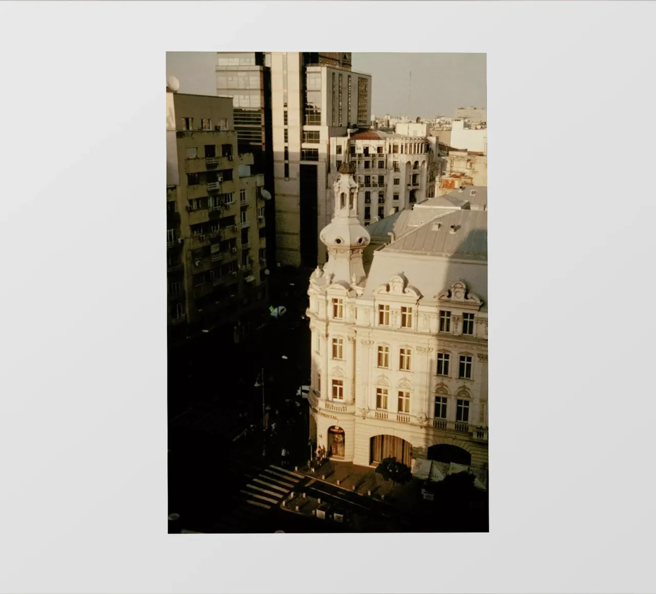 Analog Series Bucharest Love telo in pvc da Sebastian Hilgetag