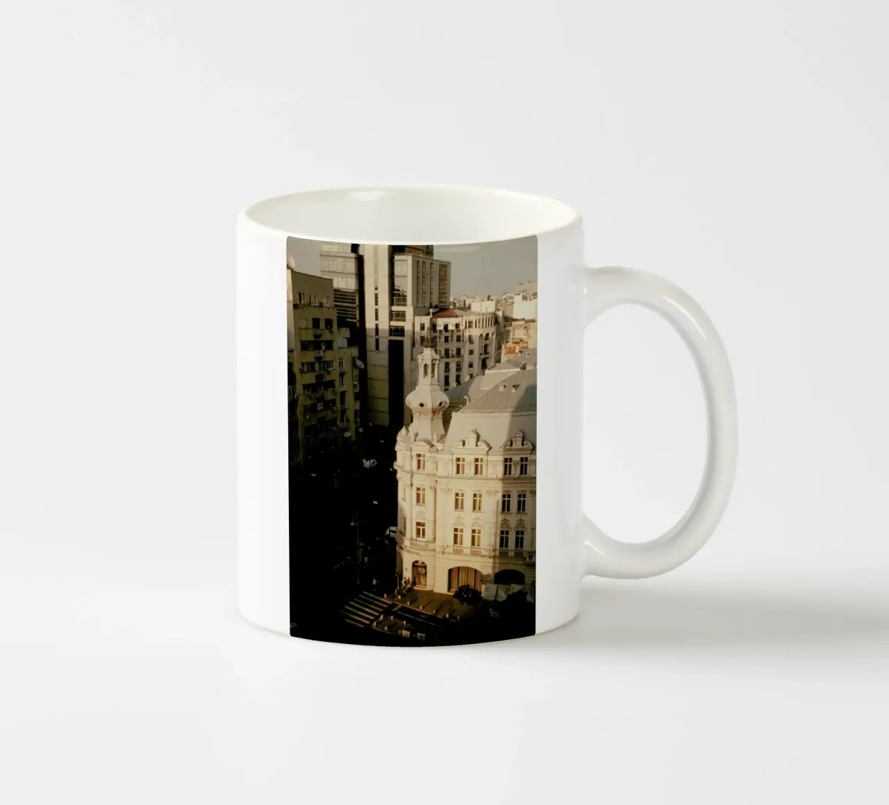 Analog Series Bucharest Love tazza in ceramica da Sebastian Hilgetag