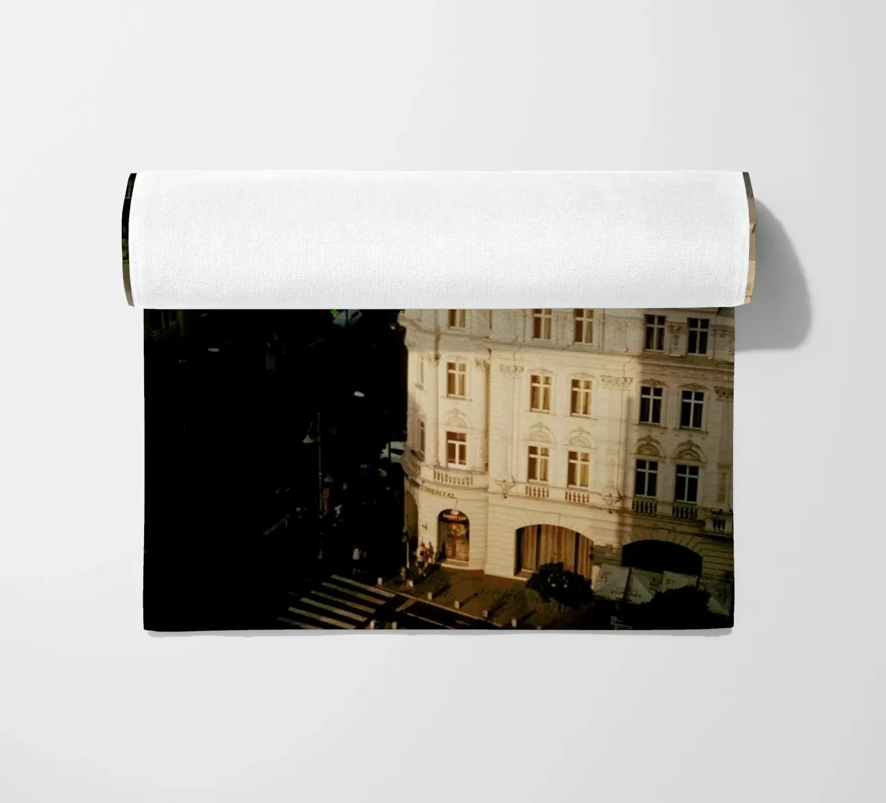 Analog Series Bucharest Love telo mare da Sebastian Hilgetag