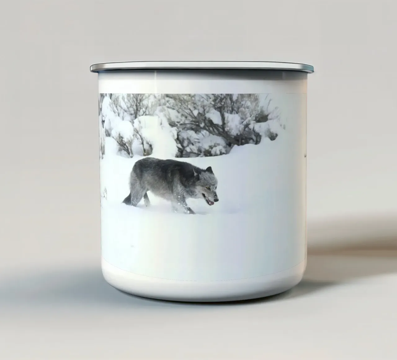 lupo delle nevicate tazza in smalto da animal story home