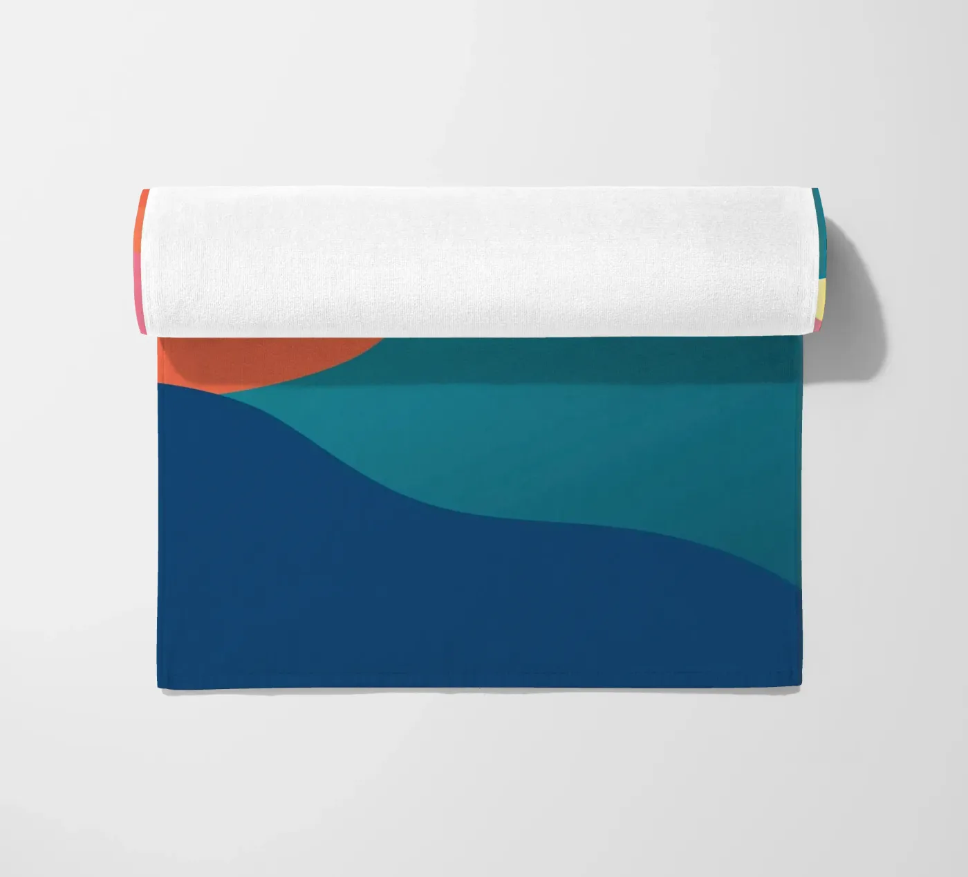 mountains gradient Strandtuch von pastel color shape