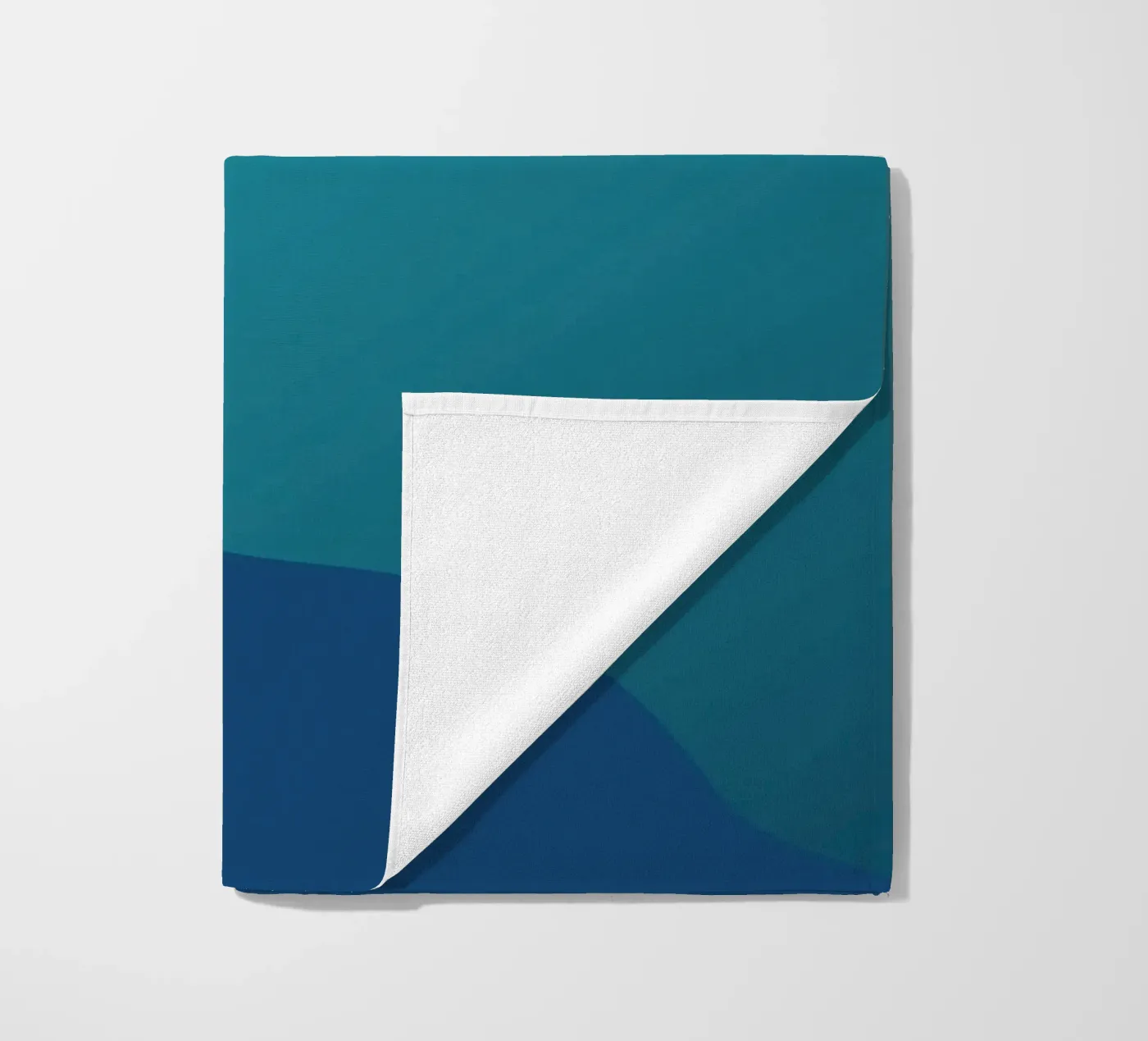 mountains gradient Strandtuch von pastel color shape