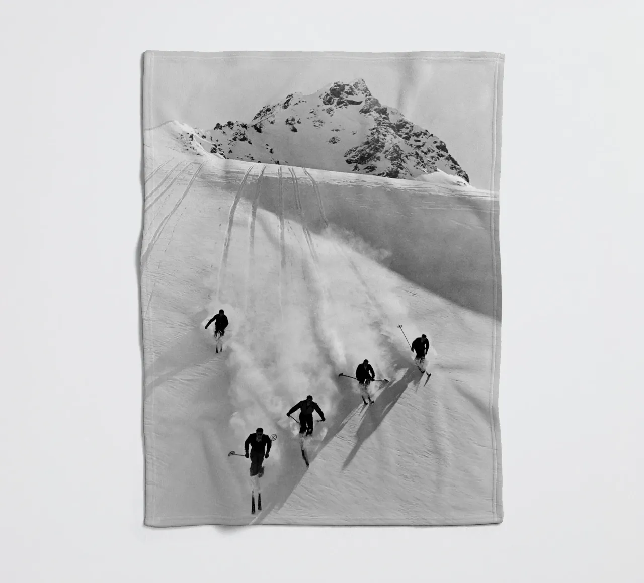 Gara di discesa libera d'epoca in Svizzera coperta in pile da Chrisvintage
