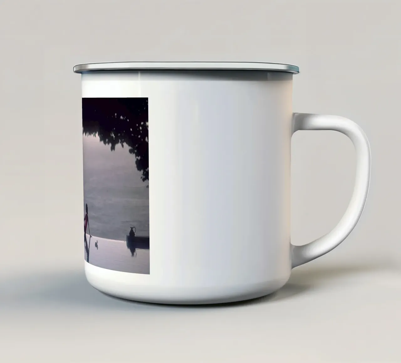 Bambina d'acqua - Slim Aarons tazza in smalto da Chrisvintage