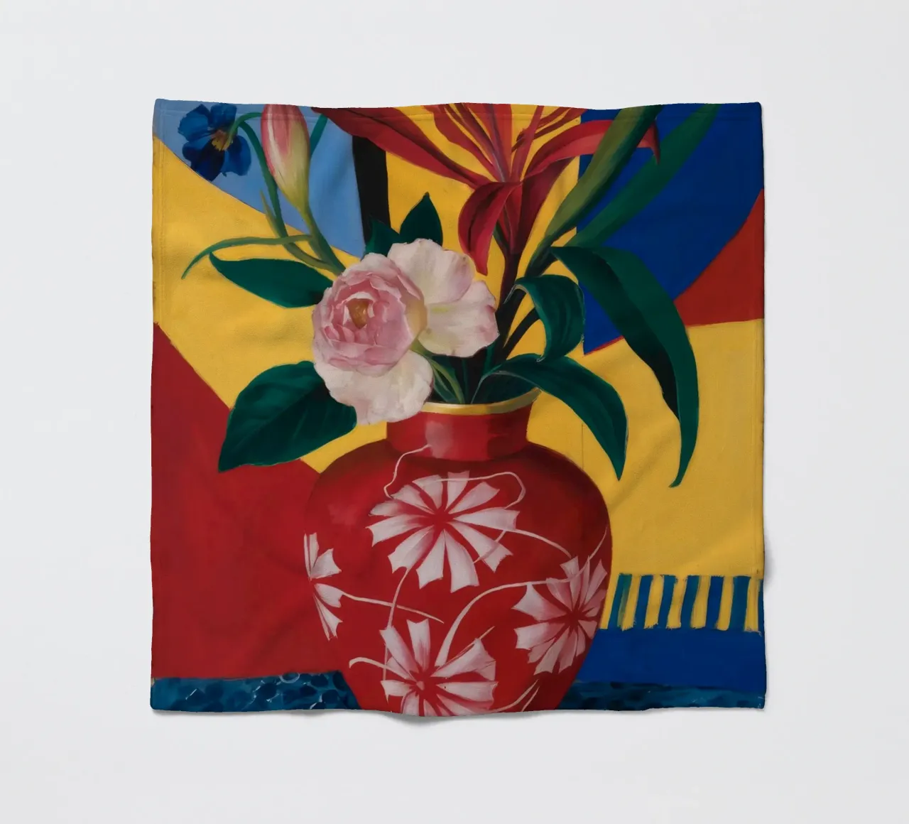 Vaso cremisi in fiore coperta in pile da Pan Denim