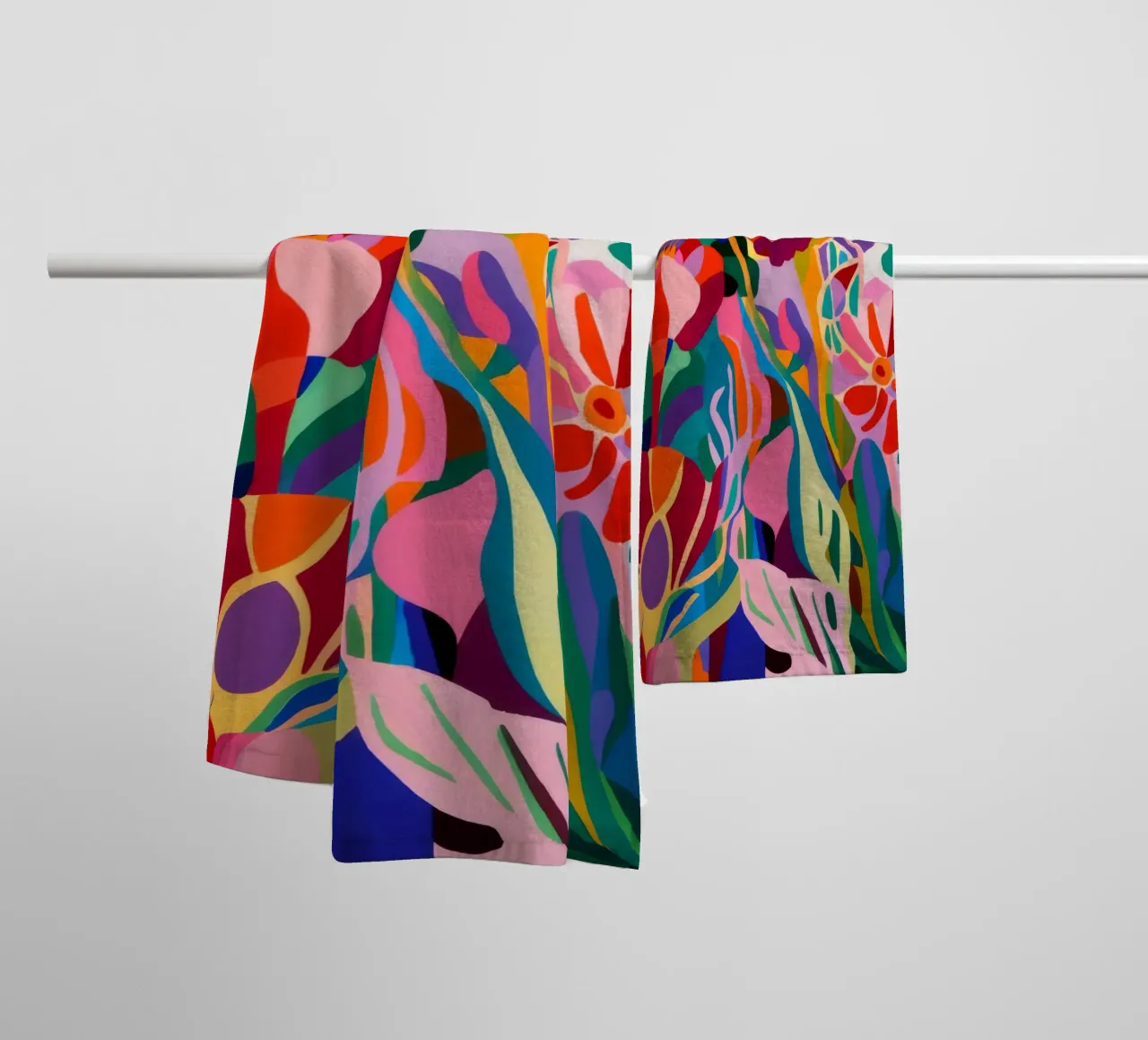 Karmozijnrode tulp uitbarsting badhanddoek van Pan Denim
