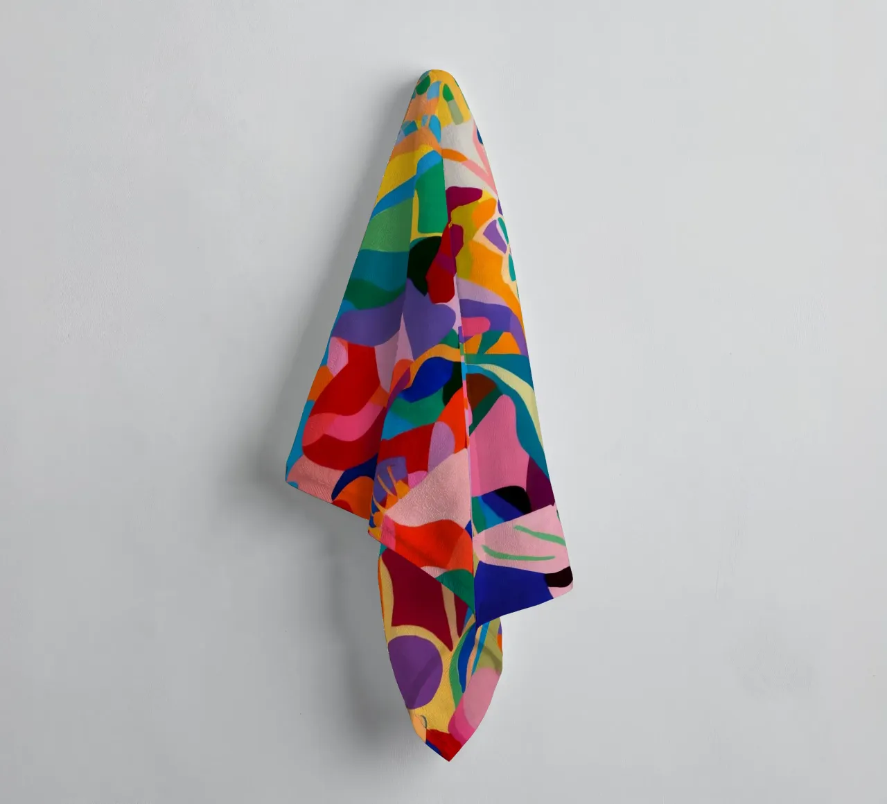 Karmozijnrode tulp uitbarsting badhanddoek van Pan Denim