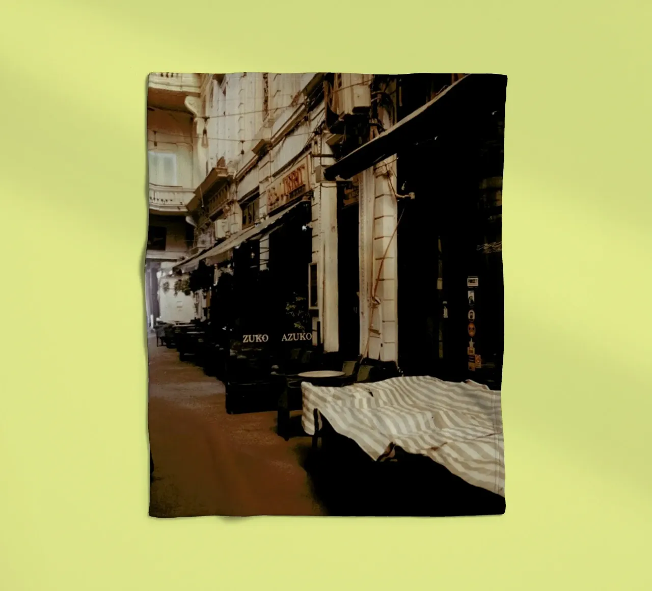 Analog Series Closed Mall coperta in pile da Sebastian Hilgetag