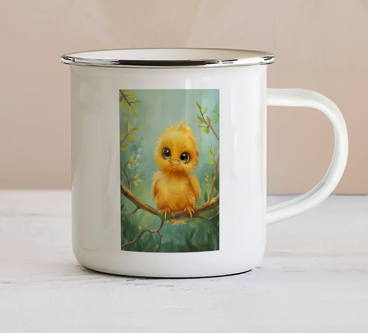 adorabile pulcino con gli occhi grandi, appollaiato su un ramo tazza in smalto da DesignDoodle