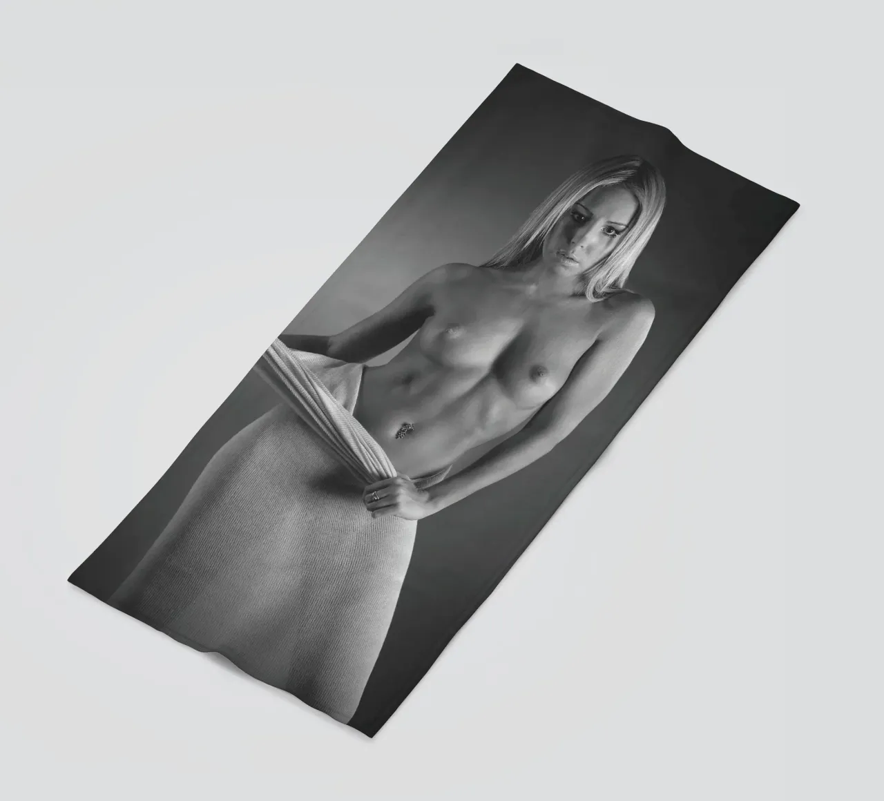 Ashlee in cotton 2 Mono strandhanddoek van Dave Hare Photography