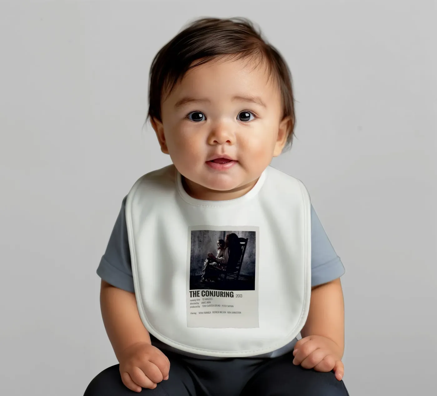 THE CONJURING 2013 baby slabbetje van MVFminimalist