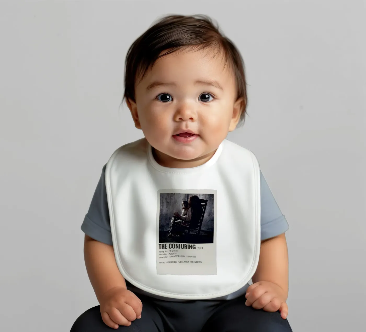 THE CONJURING 2013 baby slabbetje van MVFminimalist