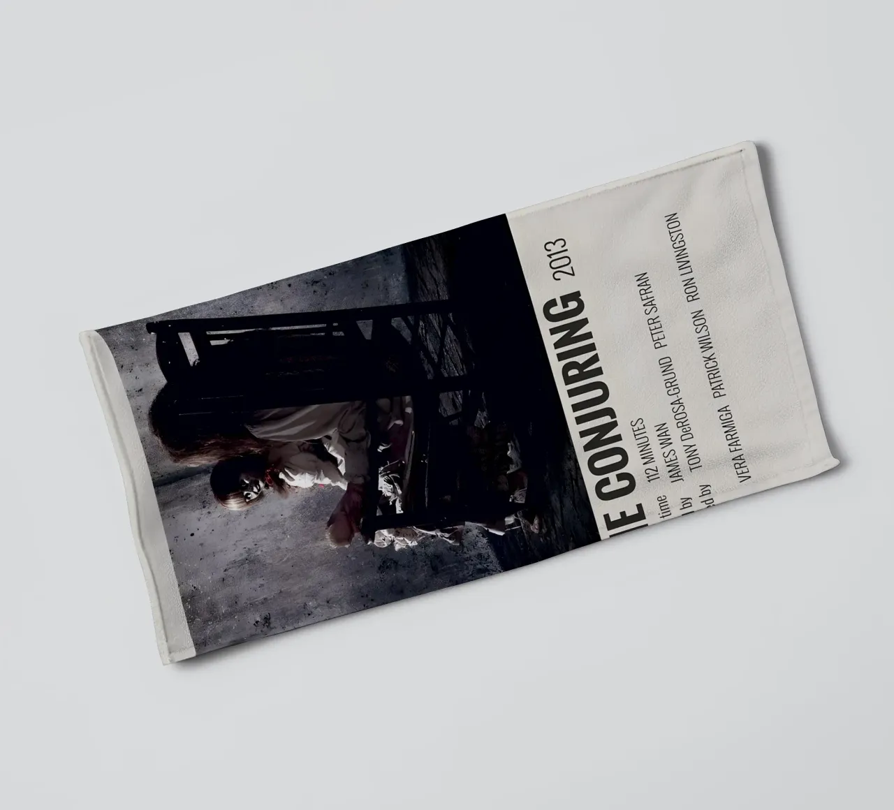 THE CONJURING 2013 asciugamano da bagno da MVFminimalist