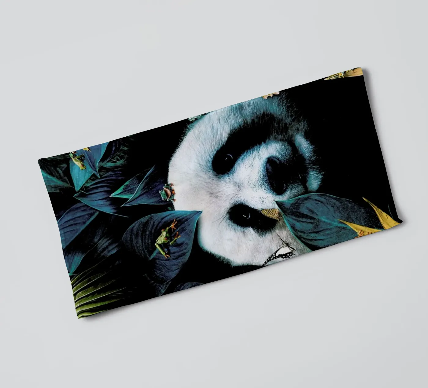 Panda towel by Wouter Rikken