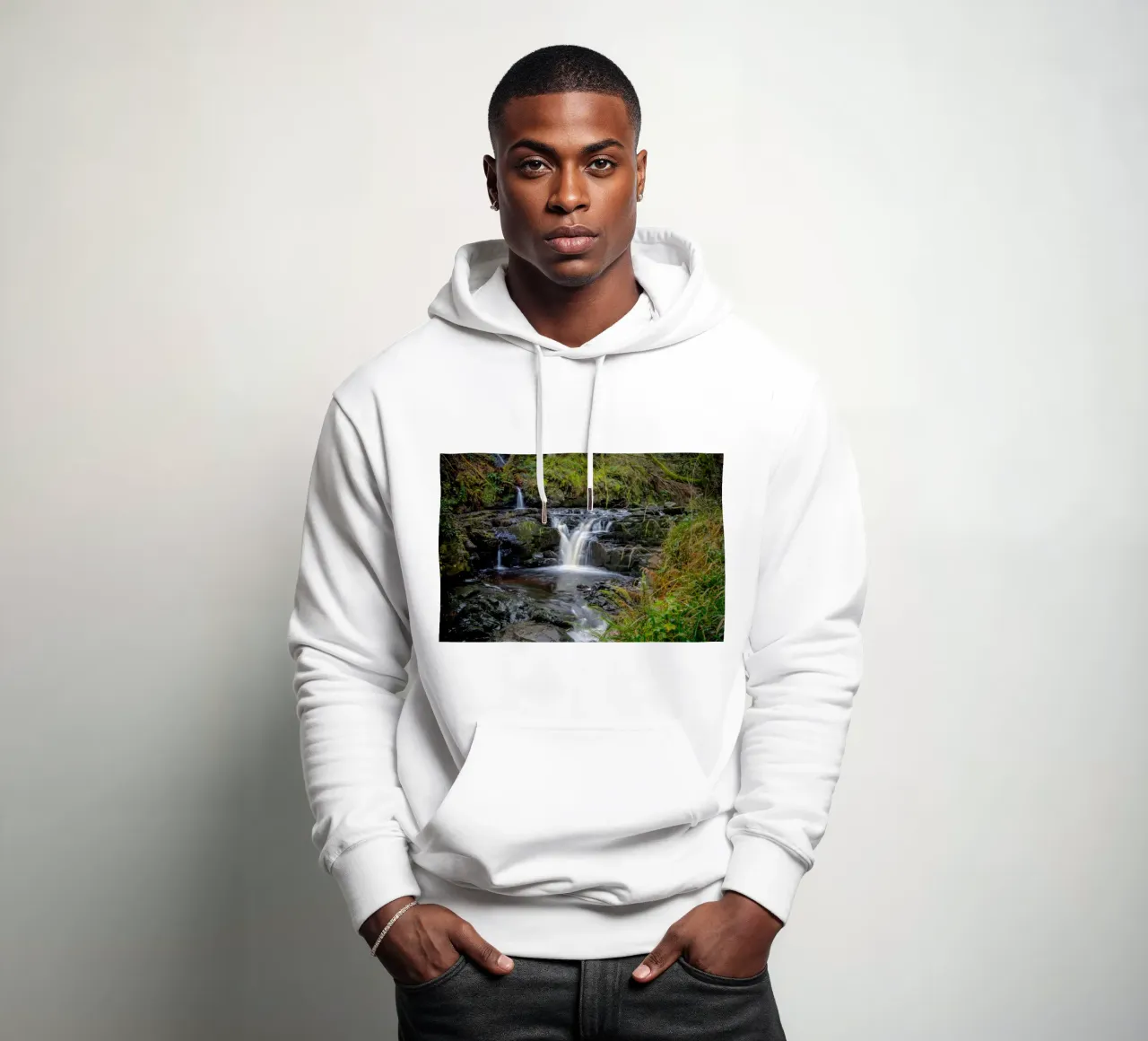 Glenariff Falls 3 felpa con cappuccio da Dave Hare Photography