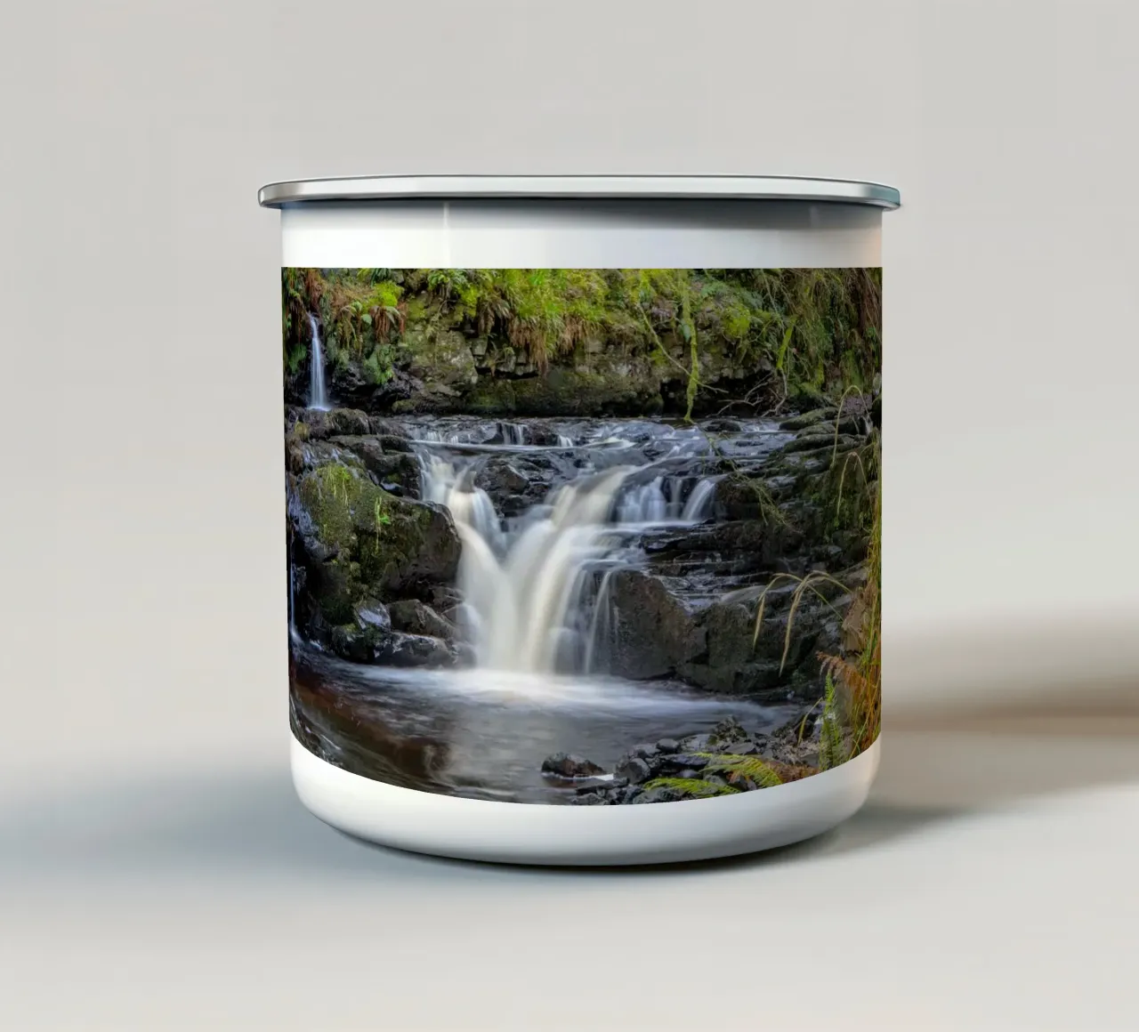 Glenariff Falls 3 tazza in smalto da Dave Hare Photography