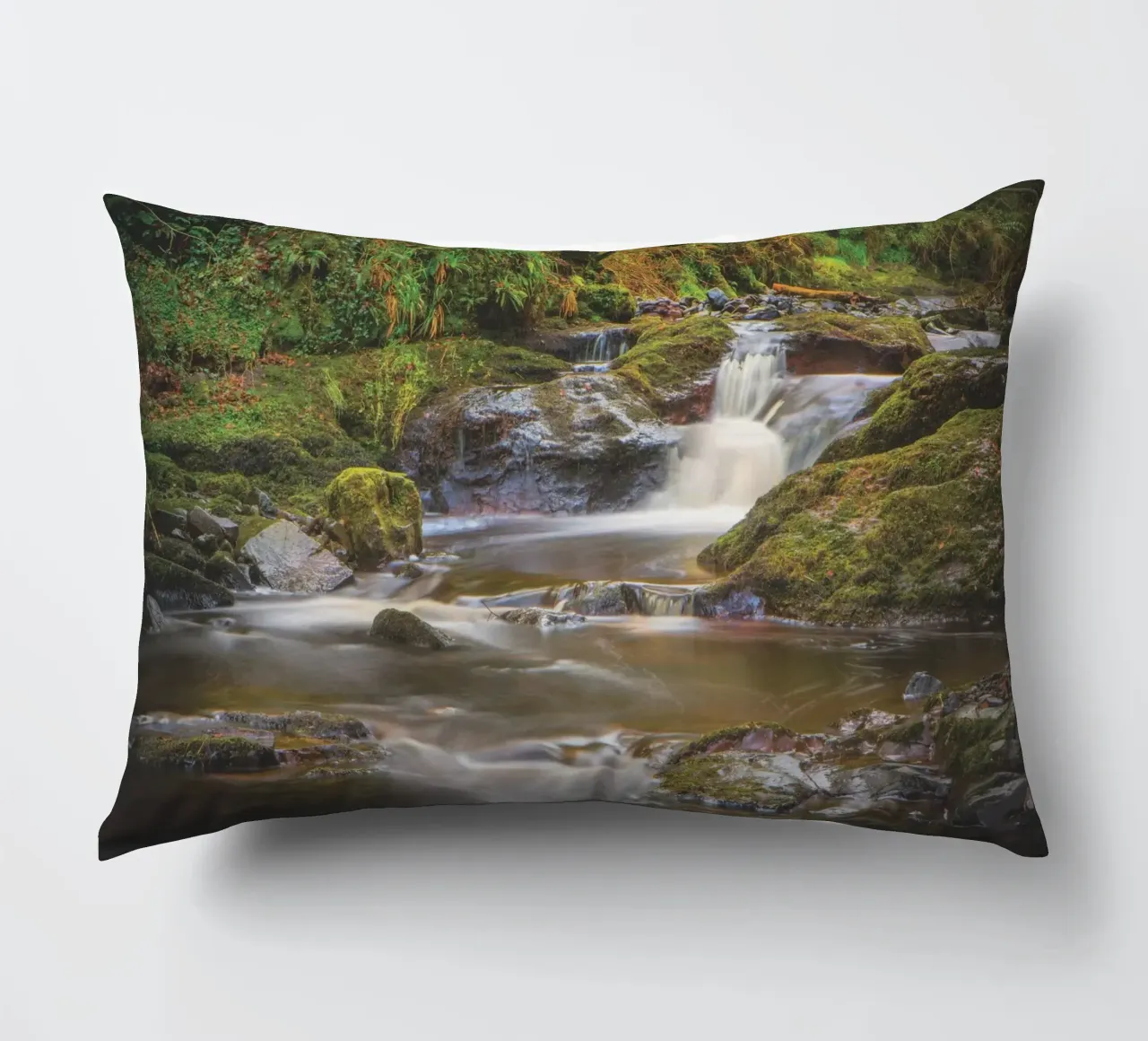 Glenariff Falls cuscino da Dave Hare Photography