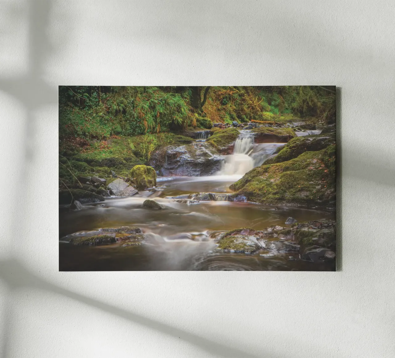 Glenariff Falls tela con Cornice a cassetta da Dave Hare Photography