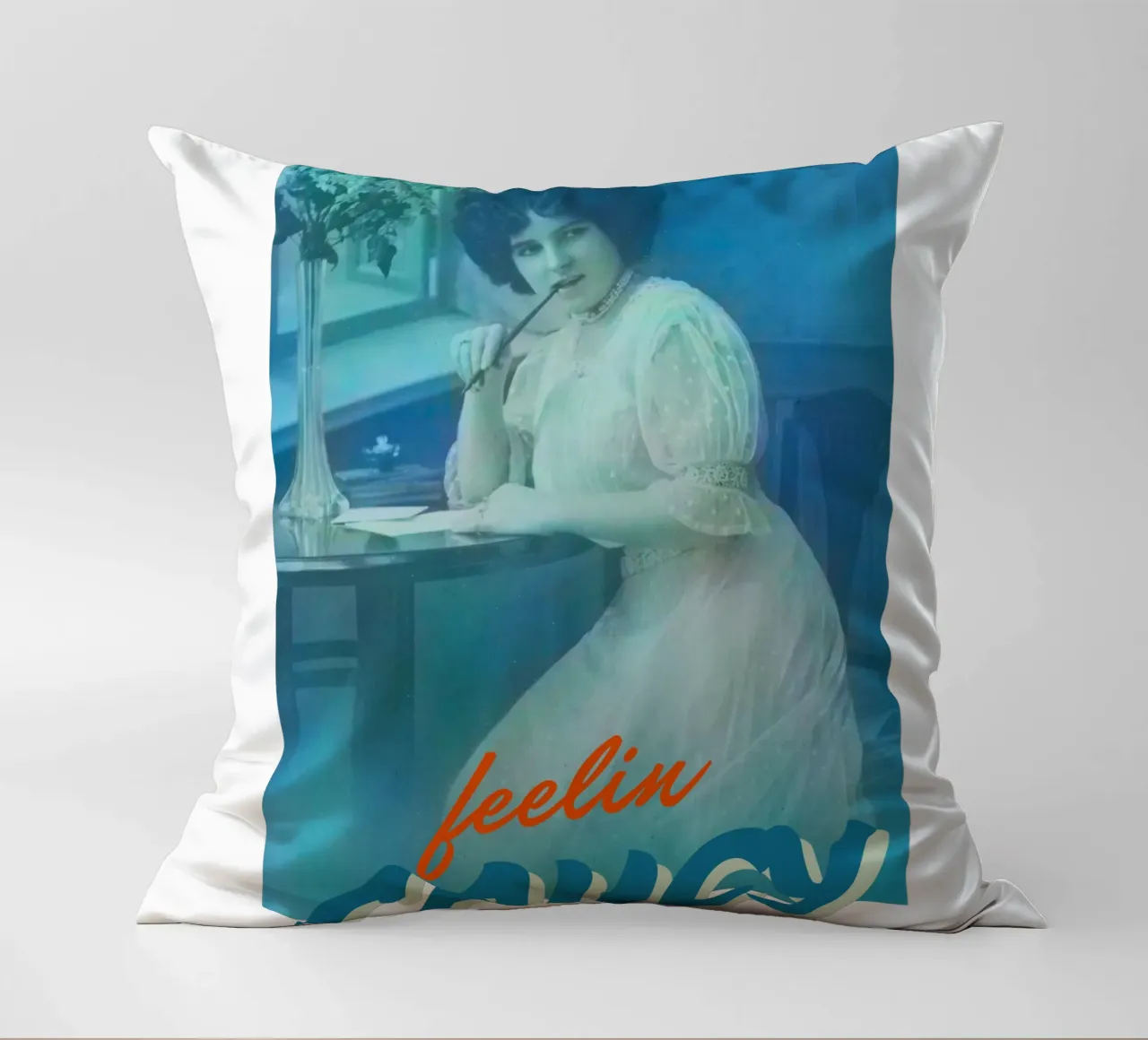 Feelin Saucy | Press Play Art Print Remix cuscino da Press Play Art Prints