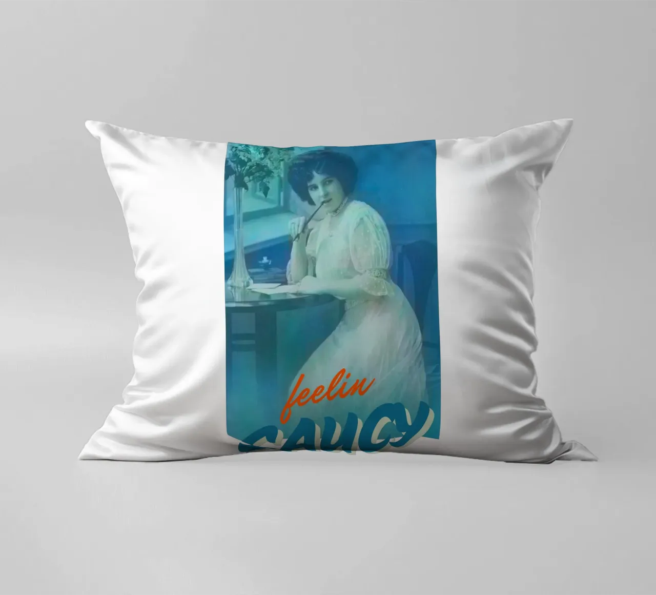 Feelin Saucy | Press Play Art Print Remix cuscino da Press Play Art Prints