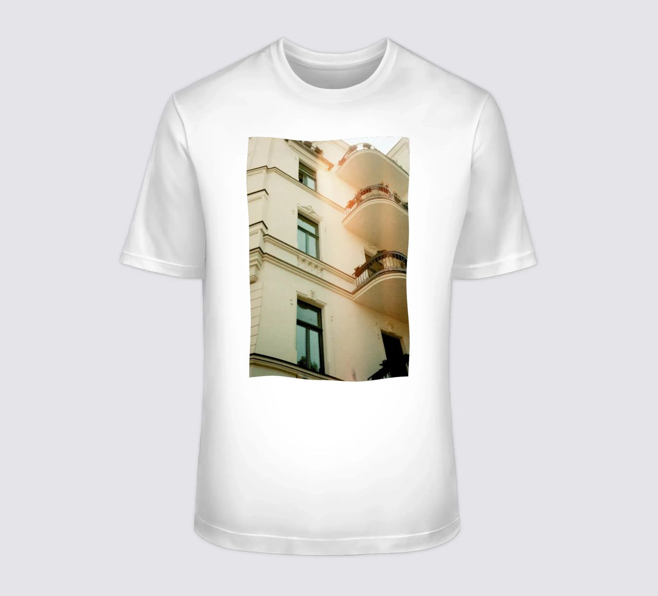 Analog Series Flares On Architecture t-shirt da Sebastian Hilgetag