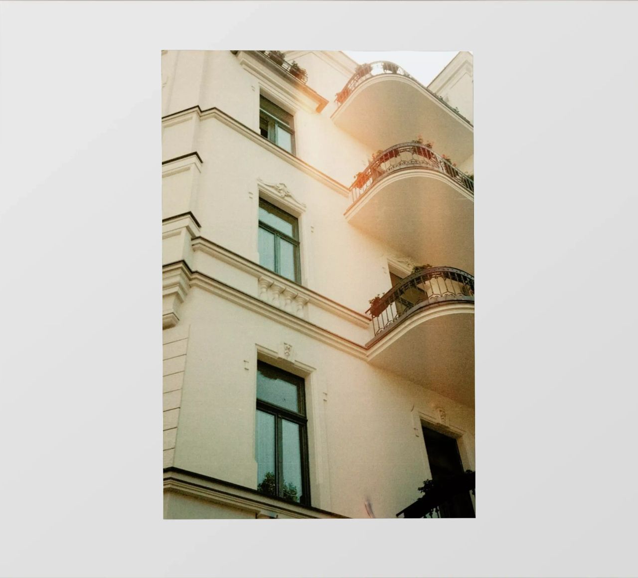 Analog Series Flares On Architecture pellicola backlit da Sebastian Hilgetag
